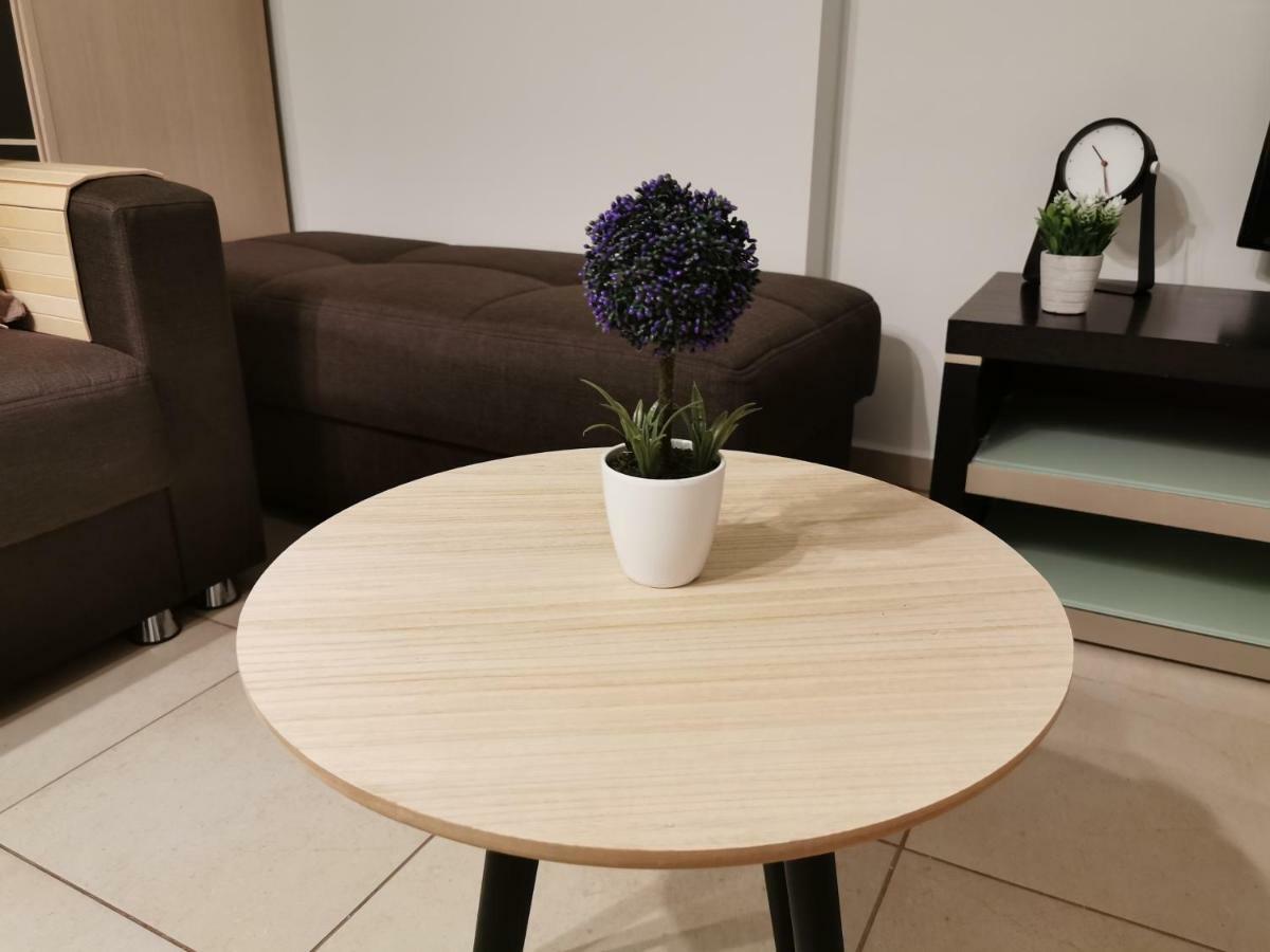 Pall'S Minimal Apartment Néa Péramos Eksteriør billede